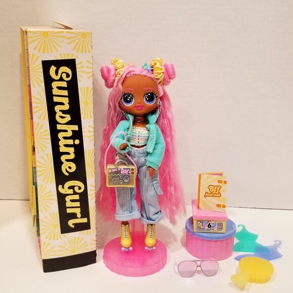 L.O.L. Surprise! O.M.G. Sunshine Gurl Doll & Accessories, EUC - Picture 8 of 9
